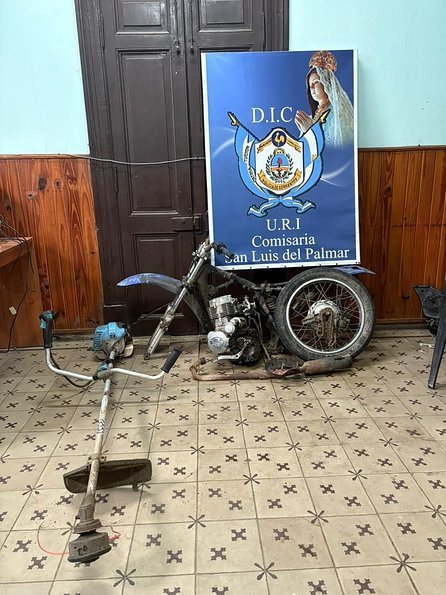 San Luis del Palmar: robaron una moto, la desarmaron y arrojaron cerca del Riachuelo